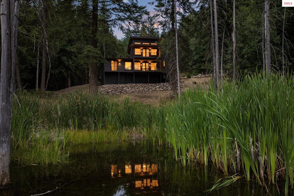 1083 S Idaho Club Drive, Sandpoint, ID 83864