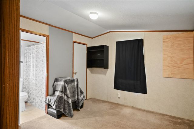 11989 S Howard Road, Yucca, AZ 86438