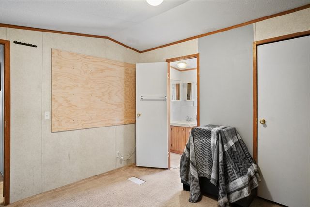 11989 S Howard Road, Yucca, AZ 86438