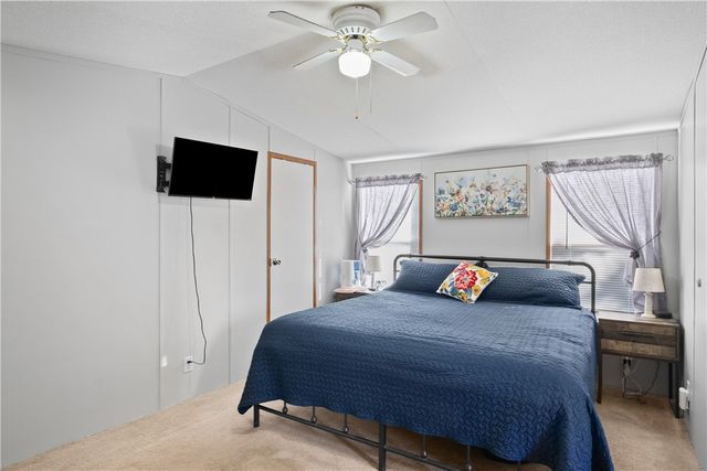 11989 S Howard Road, Yucca, AZ 86438