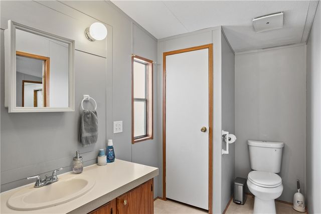 11989 S Howard Road, Yucca, AZ 86438