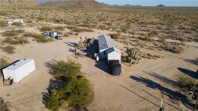 11989 S Howard Road, Yucca, AZ 86438