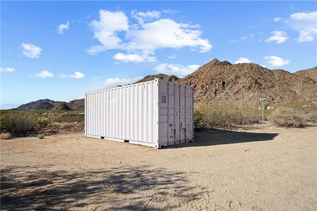 11989 S Howard Road, Yucca, AZ 86438