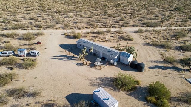 11989 S Howard Road, Yucca, AZ 86438