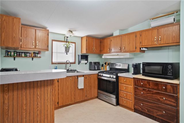 11989 S Howard Road, Yucca, AZ 86438