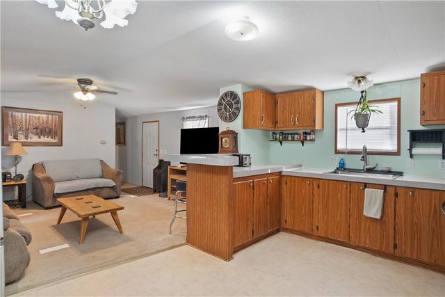 11989 S Howard Road, Yucca, AZ 86438