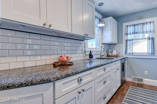 125 Stockton Avenue, Ocean Grove, NJ 07756