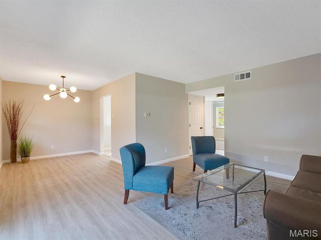 6910 Colonial Woods Drive 95, St Louis, MO 63129