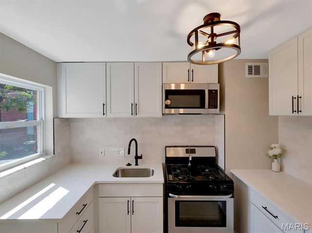 6910 Colonial Woods Drive 95, St Louis, MO 63129