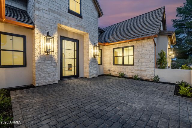 4224 E DESERT COVE Avenue, Phoenix, AZ 85028