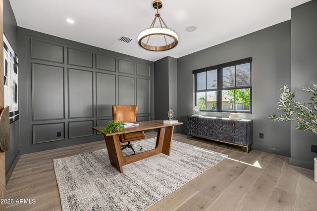 4224 E DESERT COVE Avenue, Phoenix, AZ 85028