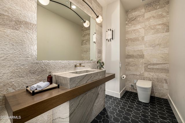 4224 E DESERT COVE Avenue, Phoenix, AZ 85028