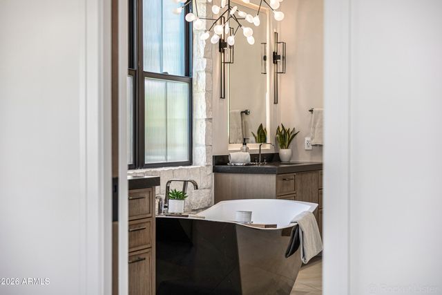 4224 E DESERT COVE Avenue, Phoenix, AZ 85028