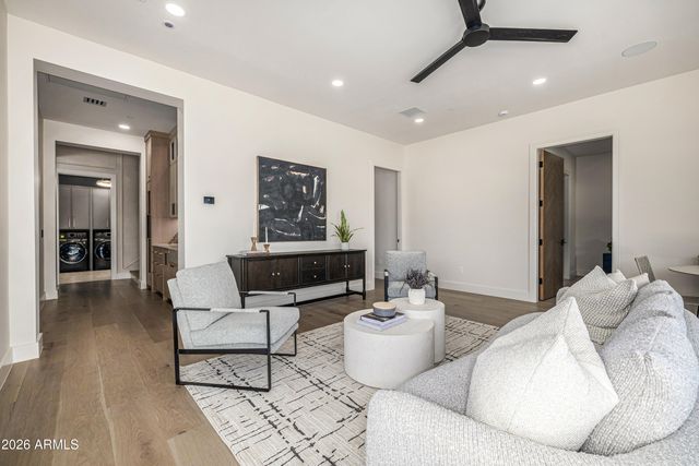 4224 E DESERT COVE Avenue, Phoenix, AZ 85028