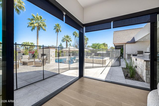 4224 E DESERT COVE Avenue, Phoenix, AZ 85028