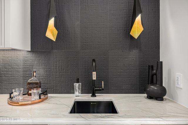 4224 E DESERT COVE Avenue, Phoenix, AZ 85028