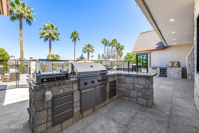 4224 E DESERT COVE Avenue, Phoenix, AZ 85028