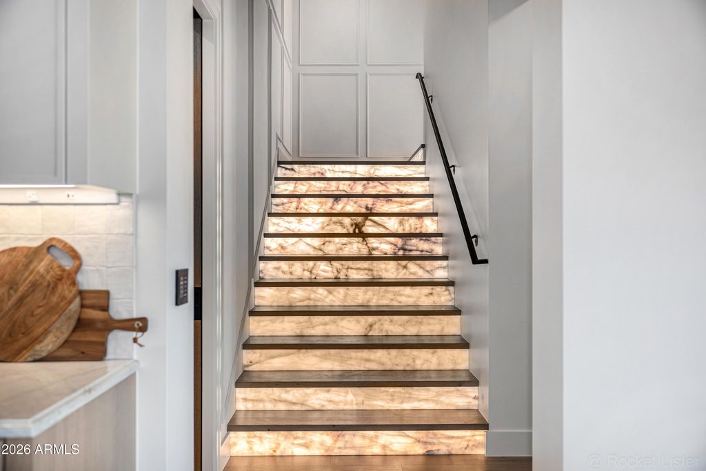 Image 25 of property listing at 4224 E DESERT COVE Avenue, Phoenix, AZ 85028