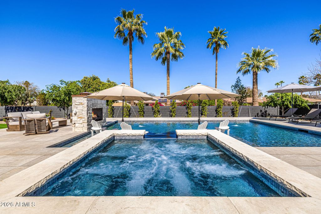 Image 26 of property listing at 4224 E DESERT COVE Avenue, Phoenix, AZ 85028