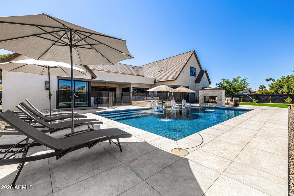 Image 30 of property listing at 4224 E DESERT COVE Avenue, Phoenix, AZ 85028