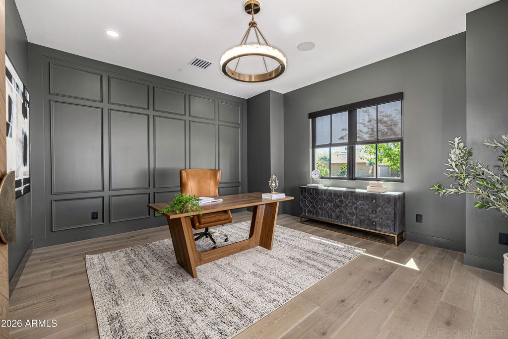 Image 39 of property listing at 4224 E DESERT COVE Avenue, Phoenix, AZ 85028