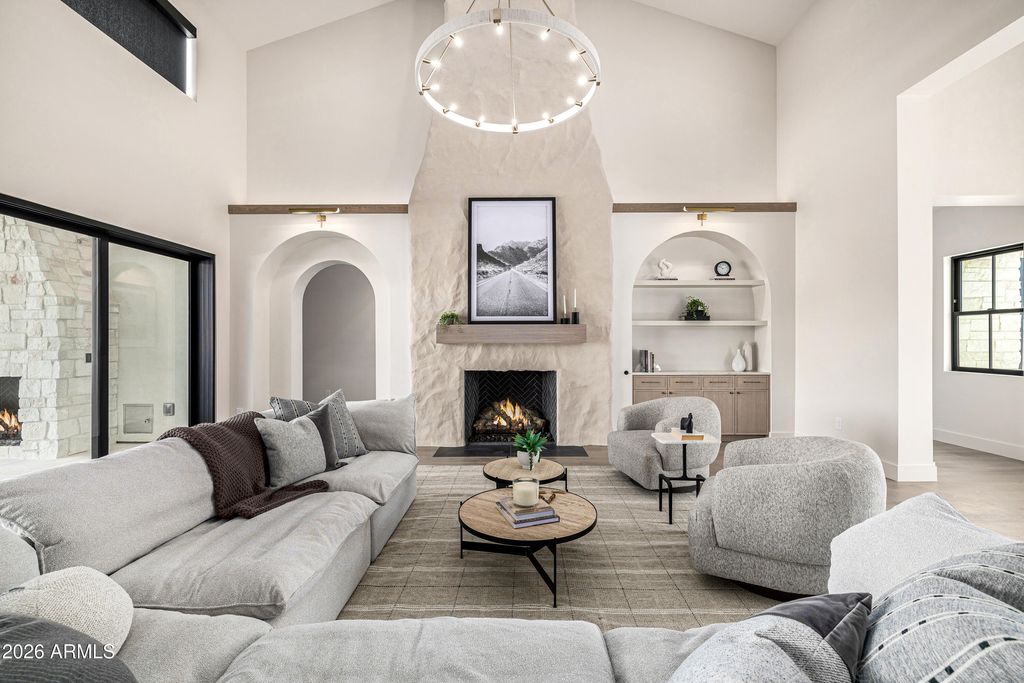 Image 5 of property listing at 4224 E DESERT COVE Avenue, Phoenix, AZ 85028