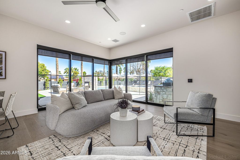 Image 65 of property listing at 4224 E DESERT COVE Avenue, Phoenix, AZ 85028