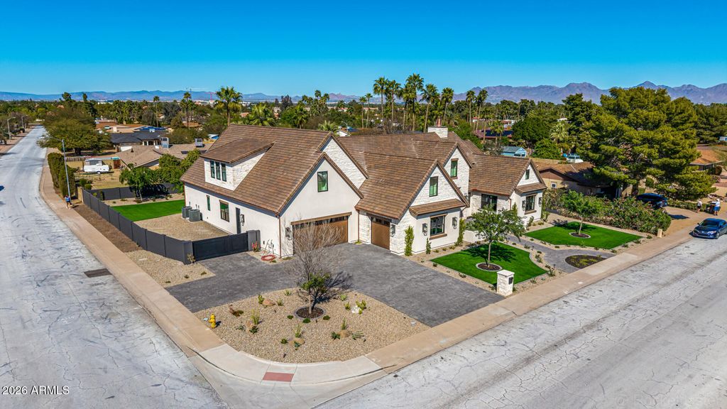 Image 76 of property listing at 4224 E DESERT COVE Avenue, Phoenix, AZ 85028