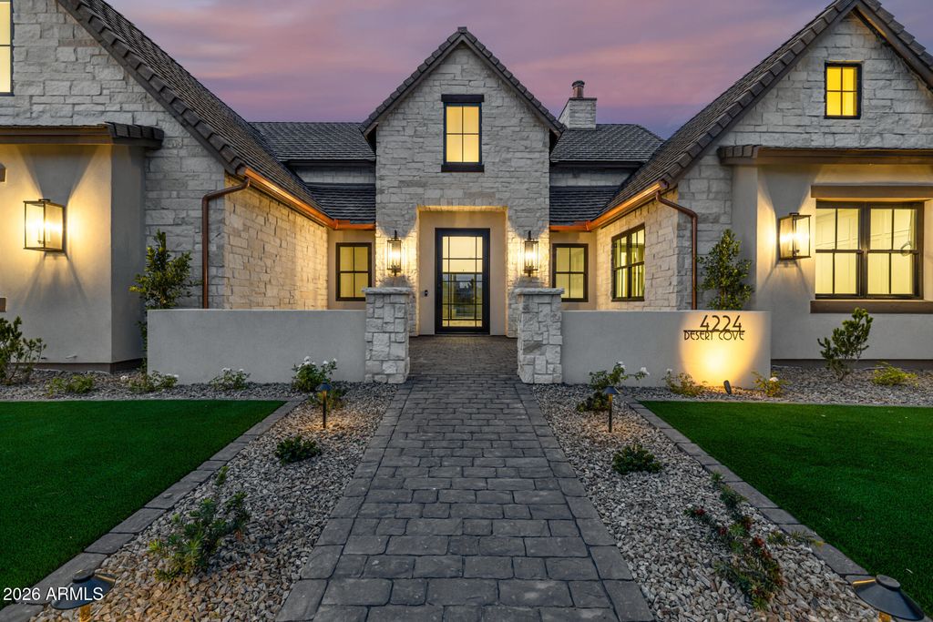 Image 81 of property listing at 4224 E DESERT COVE Avenue, Phoenix, AZ 85028