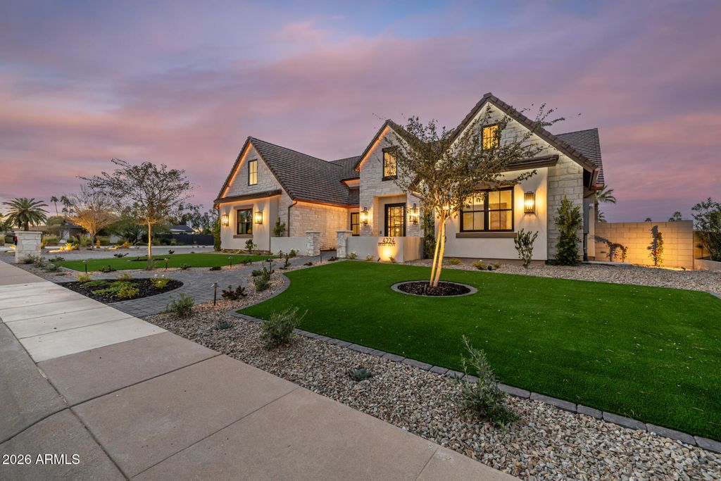 Image 82 of property listing at 4224 E DESERT COVE Avenue, Phoenix, AZ 85028