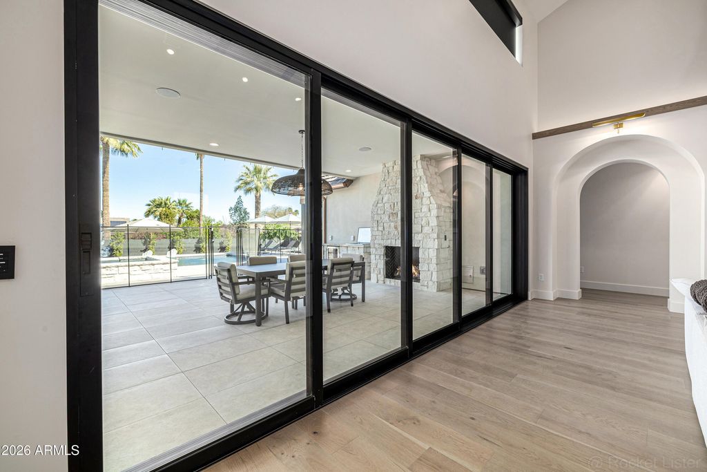 Image 9 of property listing at 4224 E DESERT COVE Avenue, Phoenix, AZ 85028