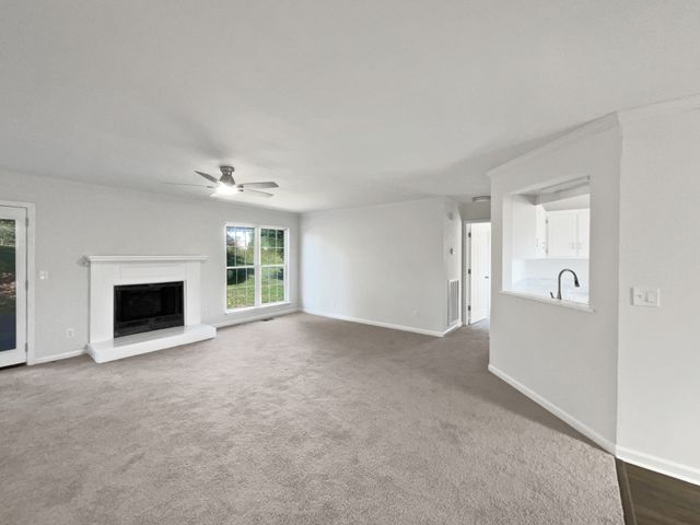 1910 Roscoe Dr, Clarksville, TN 37042