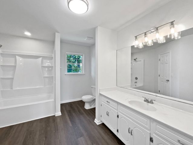 1910 Roscoe Dr, Clarksville, TN 37042