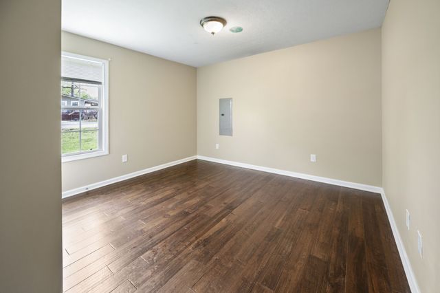 406 Cherry St, Decherd, TN 37324