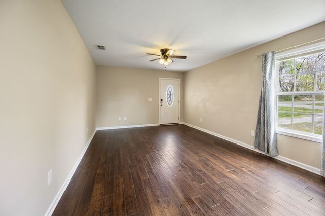 406 Cherry St, Decherd, TN 37324