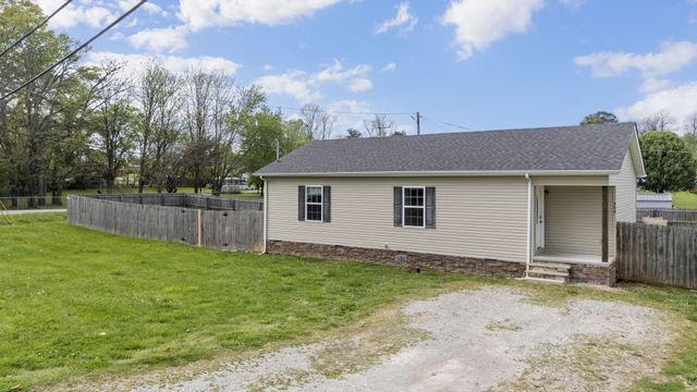 406 Cherry St, Decherd, TN 37324