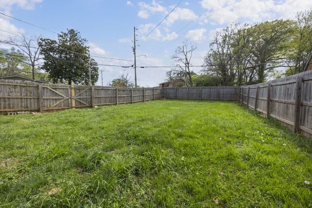 406 Cherry St, Decherd, TN 37324