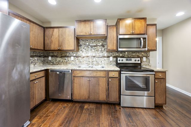 406 Cherry St, Decherd, TN 37324