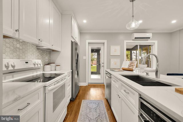 907 VARNUM ST NE, Washington, DC 20017