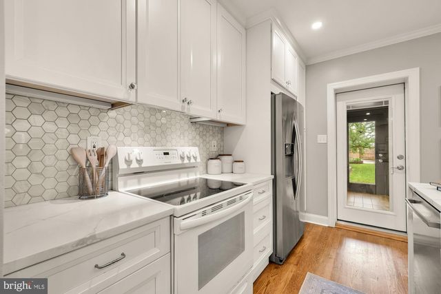 907 VARNUM ST NE, Washington, DC 20017