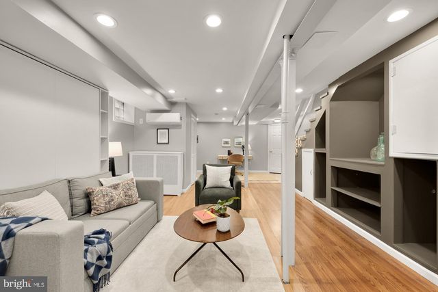 907 VARNUM ST NE, Washington, DC 20017
