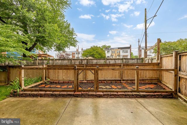 907 VARNUM ST NE, Washington, DC 20017