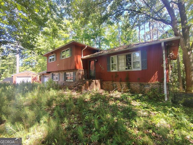 1300 Lancelot Lane, Macon, GA 31220