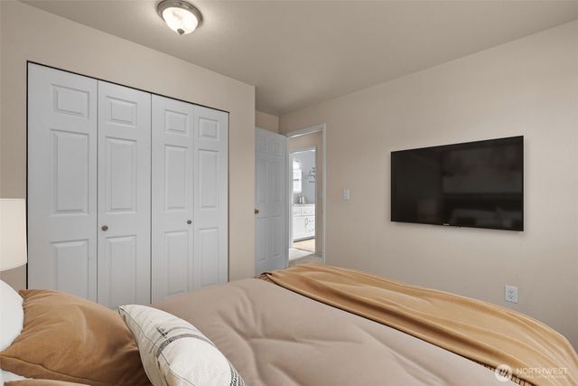 1124 SW 354th Street, Federal Way, WA 98023