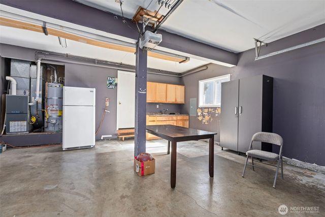 1124 SW 354th Street, Federal Way, WA 98023