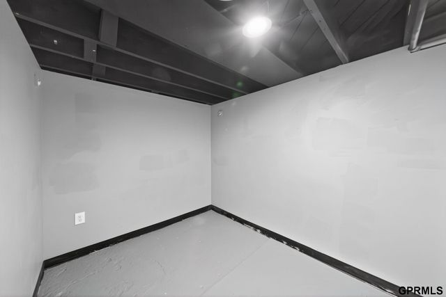 4325 Binney Street, Omaha, NE 68111