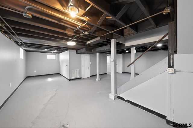 4325 Binney Street, Omaha, NE 68111