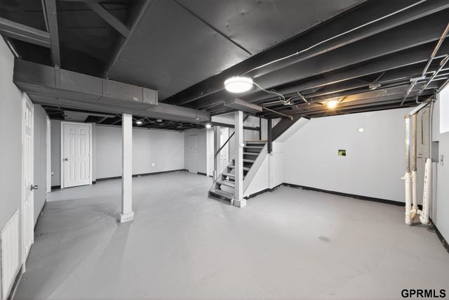 4325 Binney Street, Omaha, NE 68111