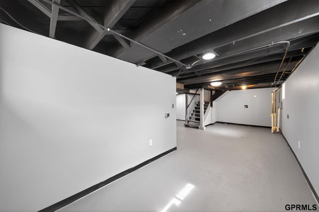 4325 Binney Street, Omaha, NE 68111