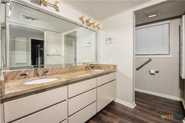 54 S Hampton Drive, Seguin, TX 78155